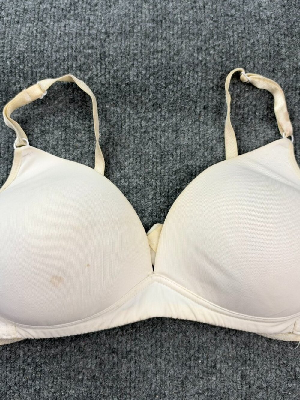 Maidenform 34B Wireless Bra Beige Padded Contour Everyday T-Shirt AS IS Stain